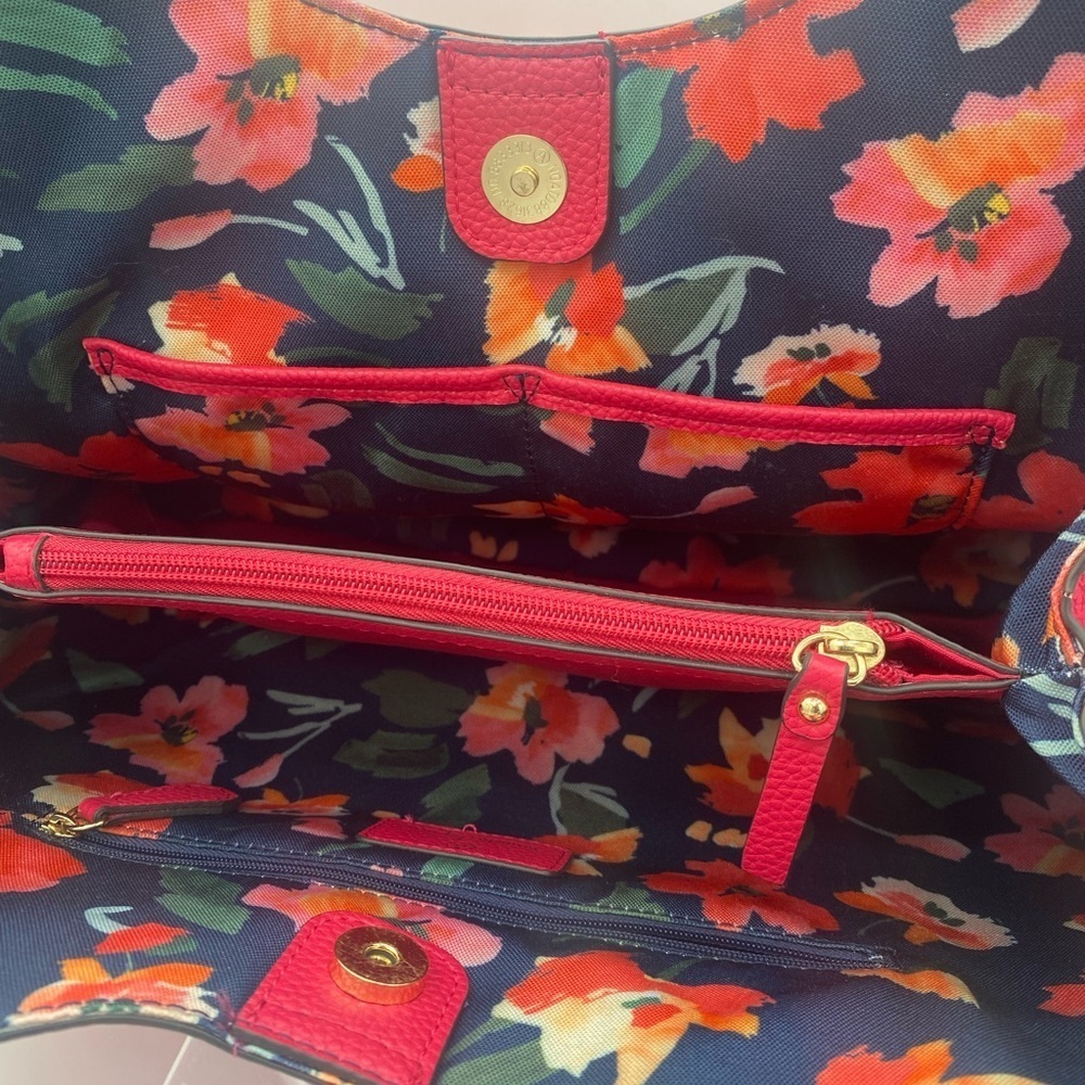 Nanette Lepore Lg Hot Pink shoulder bag with floral lining - Picture 7 of 12